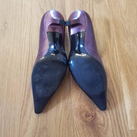 BCBG plum heels - Picture 3 of 3